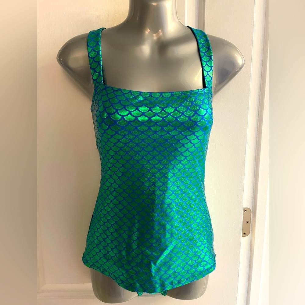 Adorable NWT mermaid swimsuit from Esther Williams